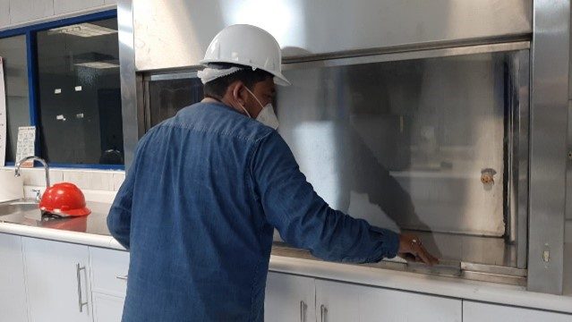 Campana a la medida de acero inoxidable fabricada e instalada por JALMOR Industrial Tampico